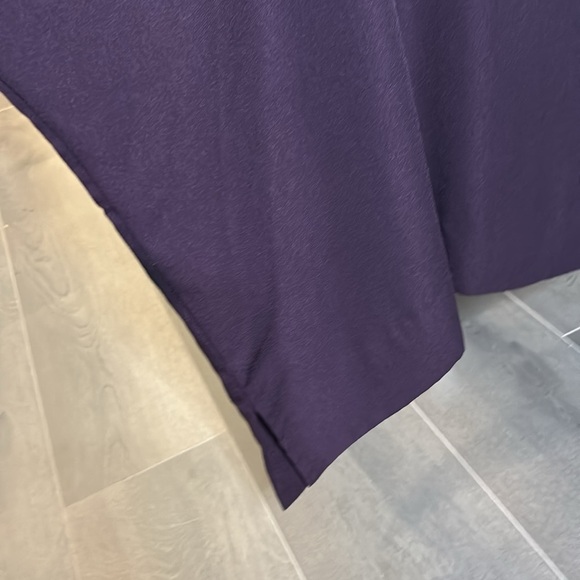 Aritzia Babaton Hamish Mock Neck Oversized
Bat Wing Dolman Sleeve Blouse Purple - Picture 8 of 16